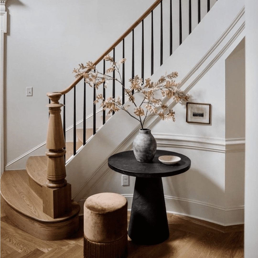 10 Beautiful And Practical Entryway Table Ideas
