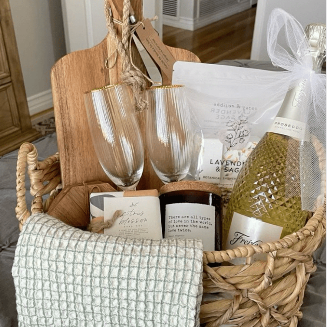 10 Amazing Housewarming Gift Basket Ideas