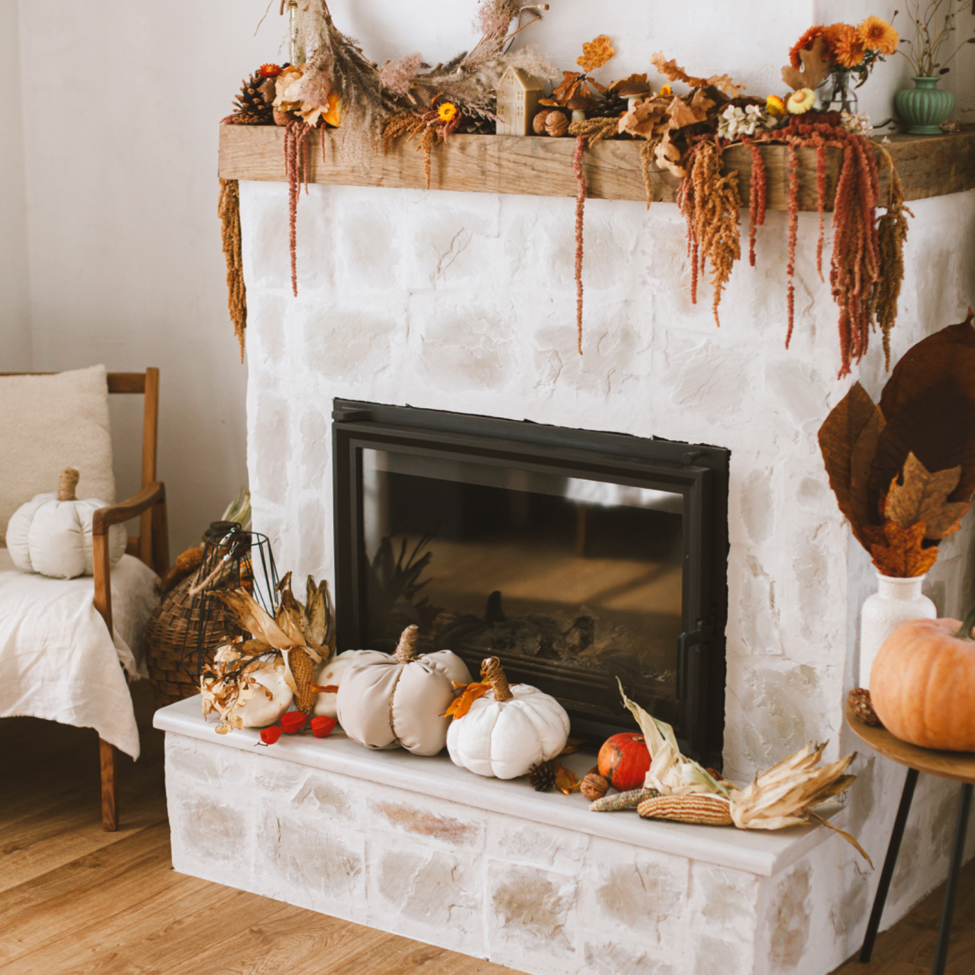17 Stunning Fall Mantle Decor Ideas to Copy (DIY-Proof)